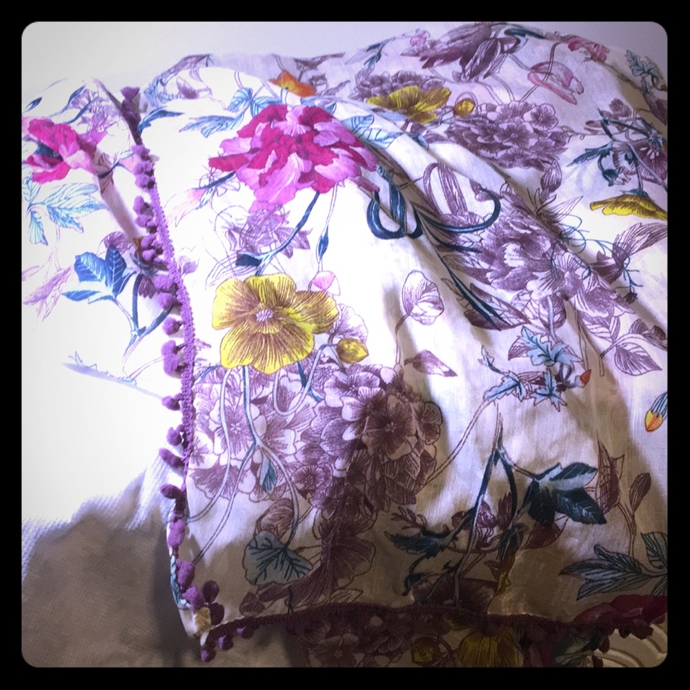 Gorgeous airy scarf!